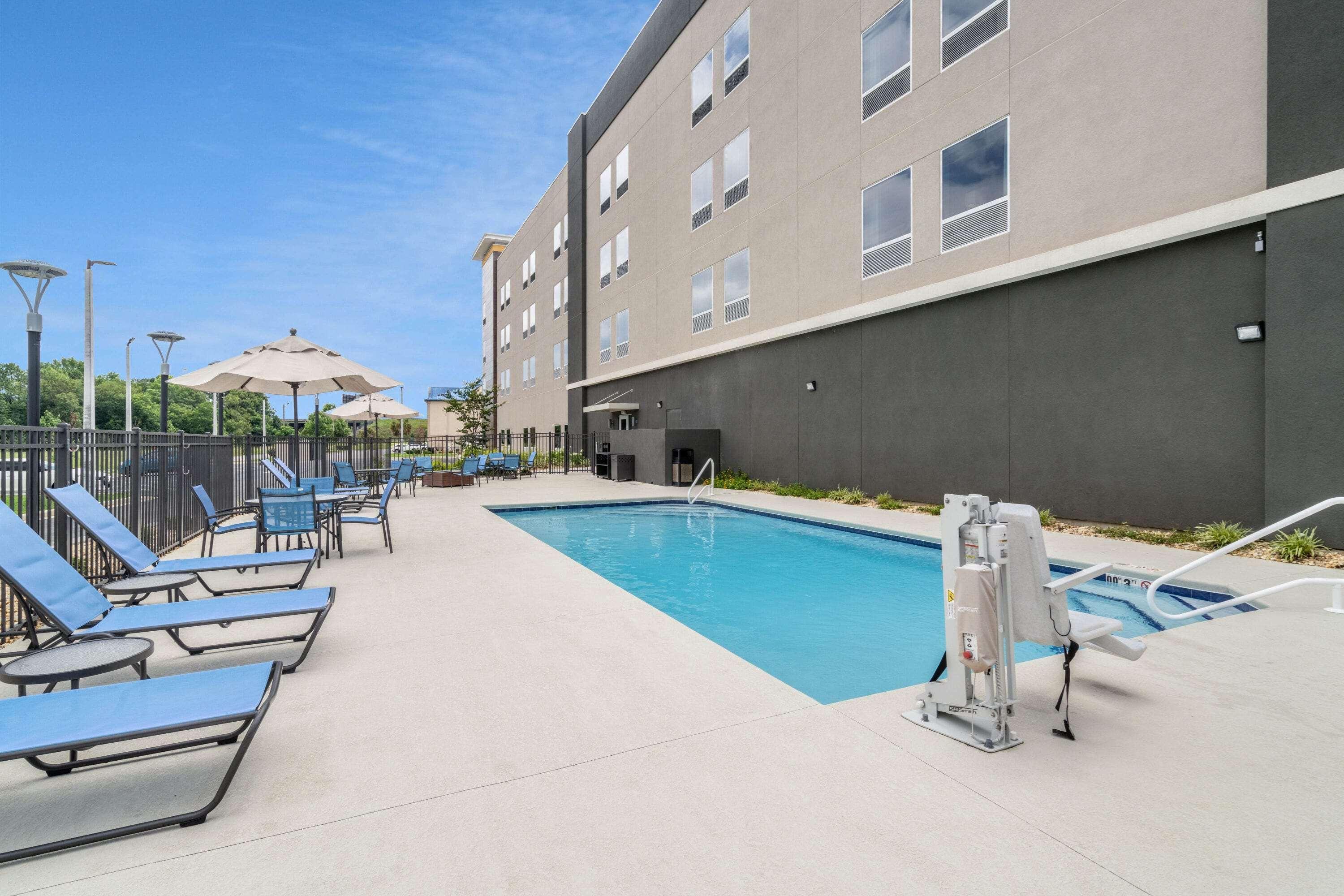 La Quinta Inn & Suites By Wyndham Тифтон Экстерьер фото