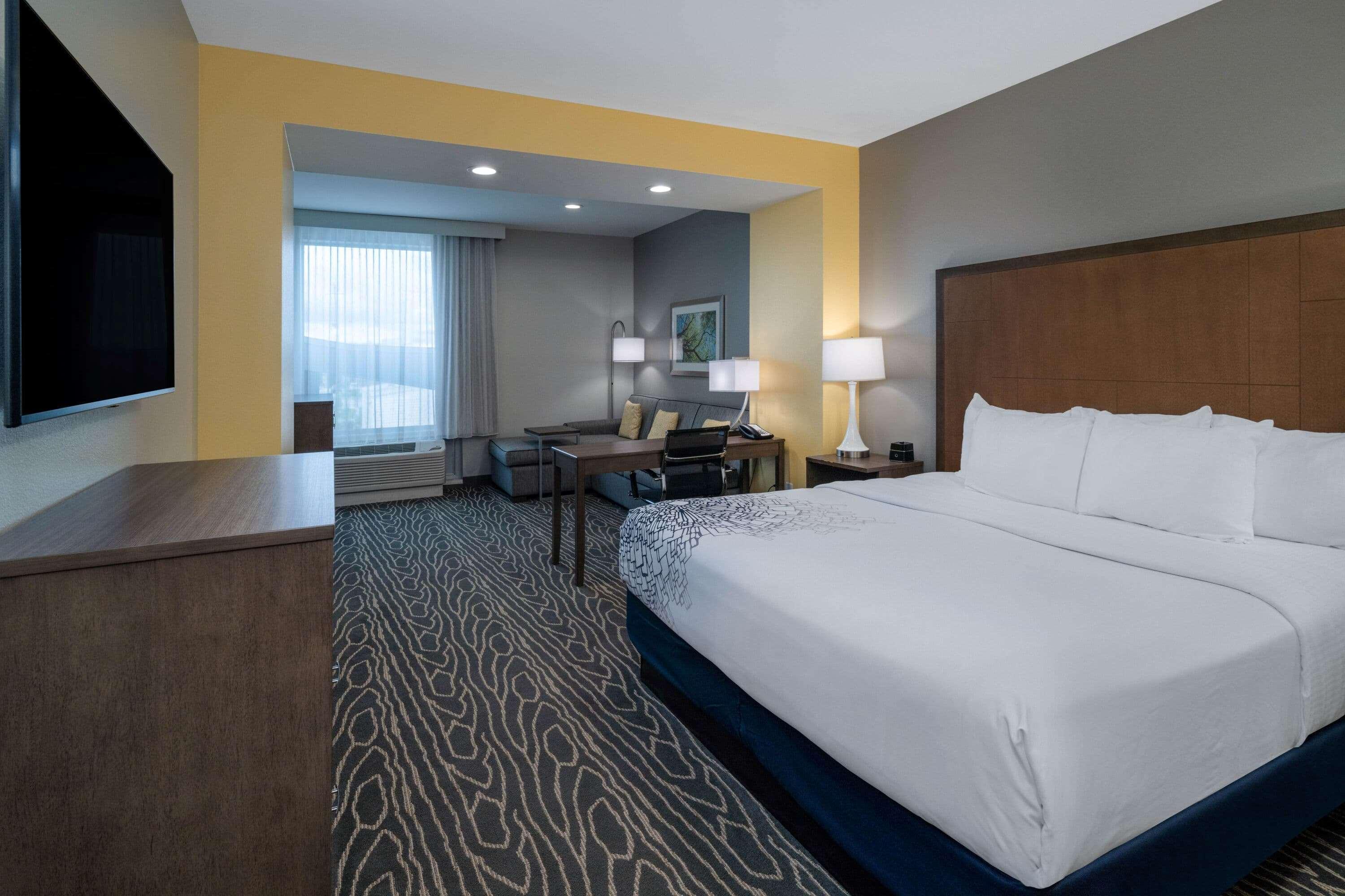 La Quinta Inn & Suites By Wyndham Тифтон Экстерьер фото