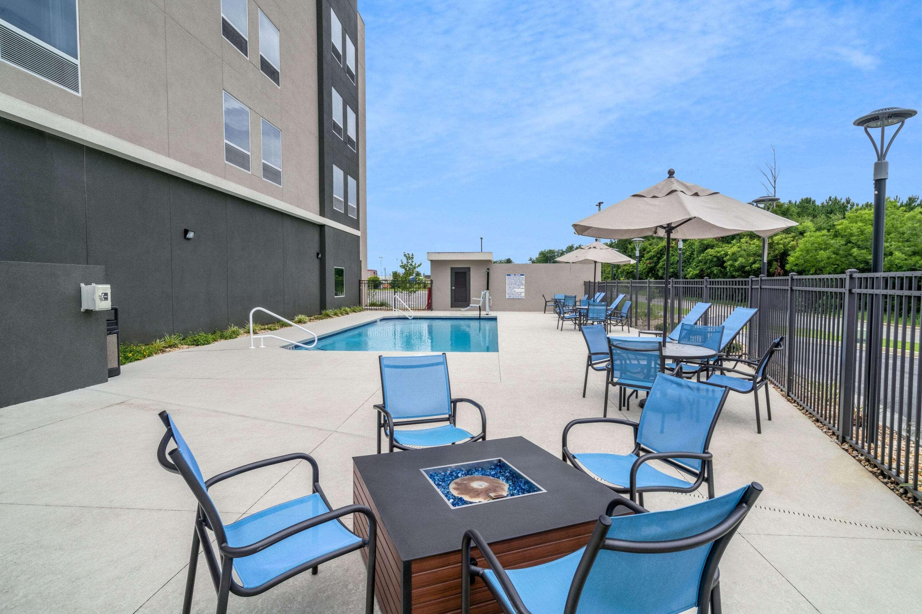 La Quinta Inn & Suites By Wyndham Тифтон Экстерьер фото