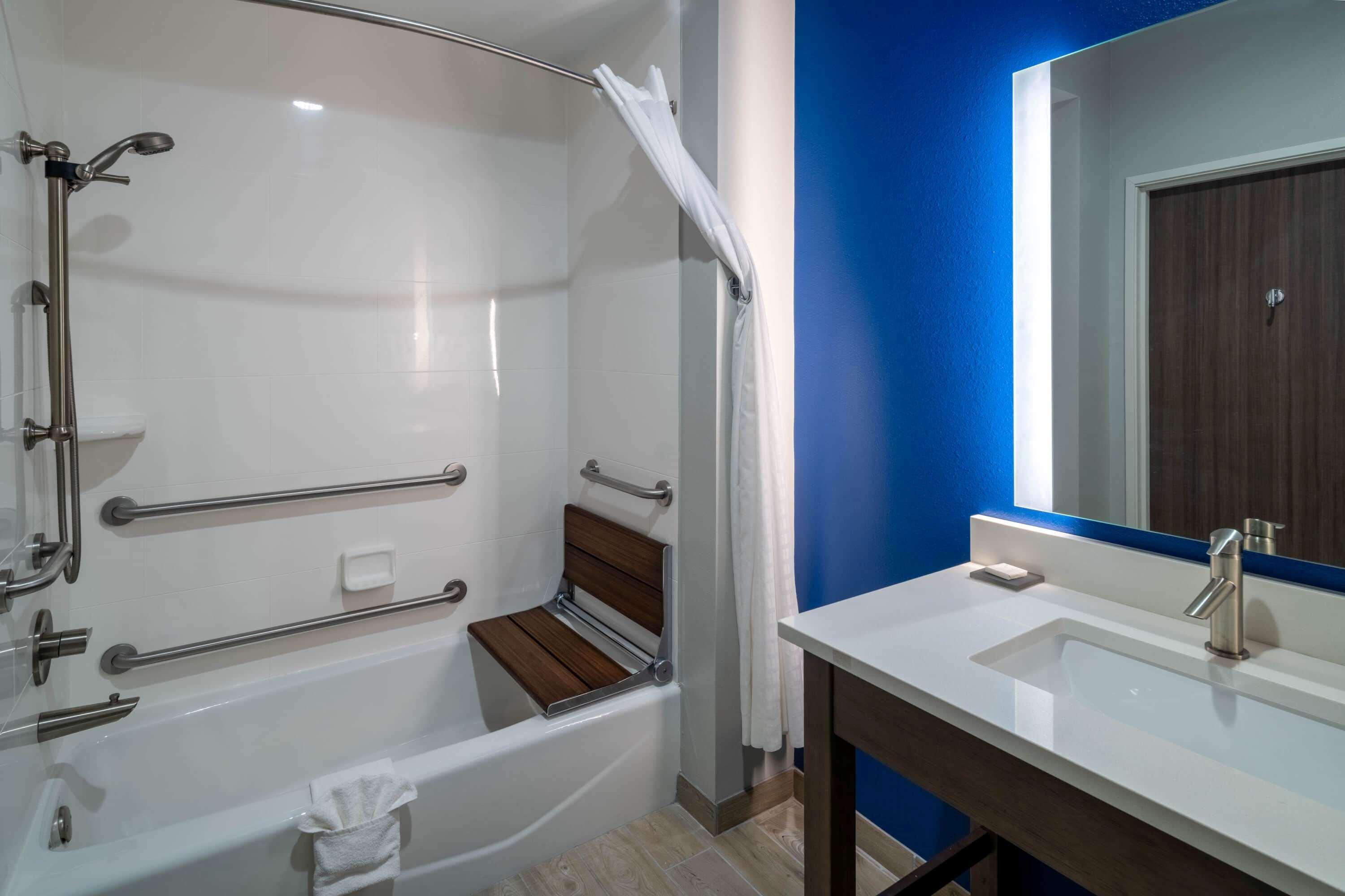 La Quinta Inn & Suites By Wyndham Тифтон Экстерьер фото